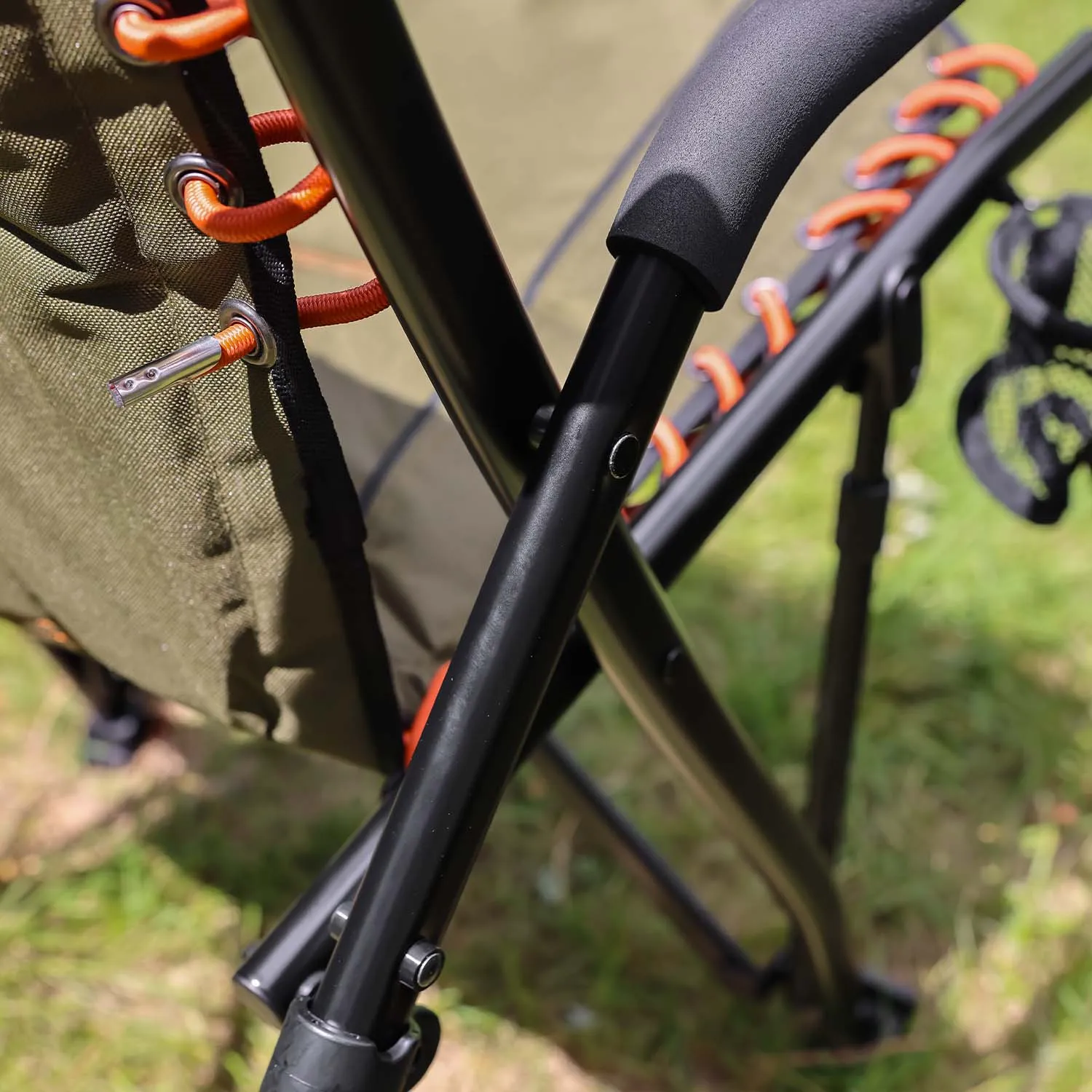 23ZERO Springbak Chair