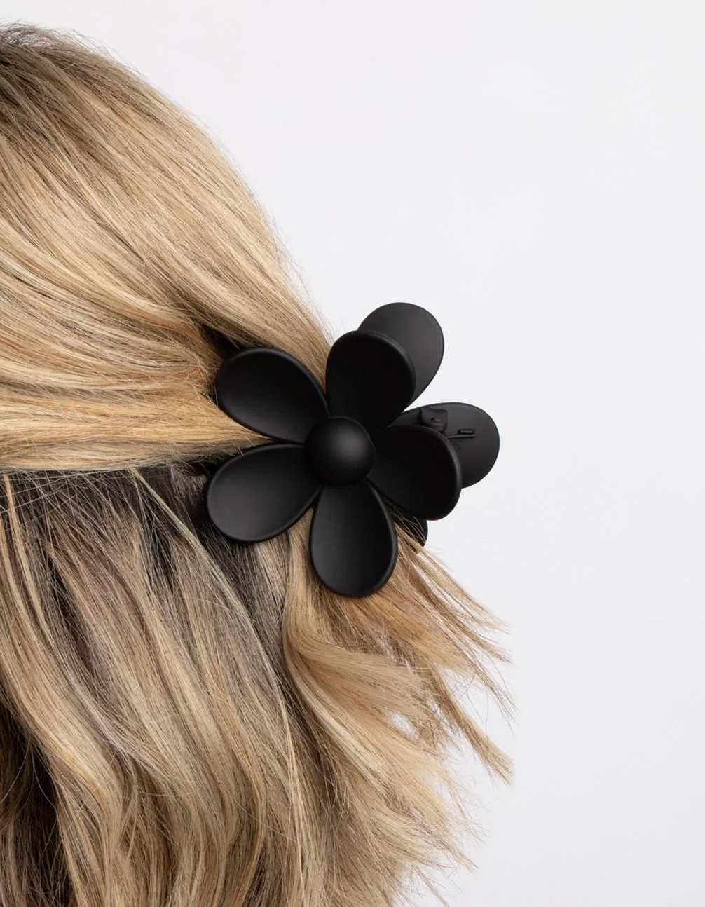 90s Black Daisy Flower Claw Clip