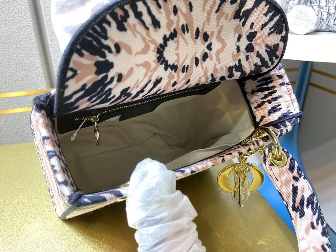Designer Handbags DR 237