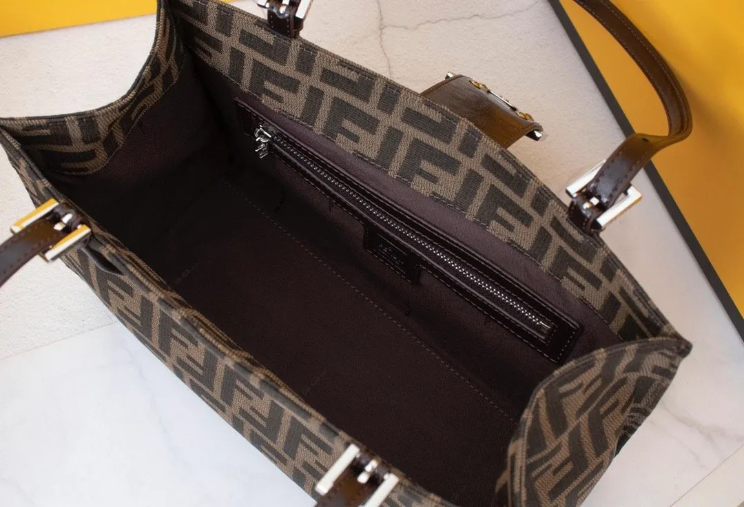 EN   Designer bags by Fendi 022
