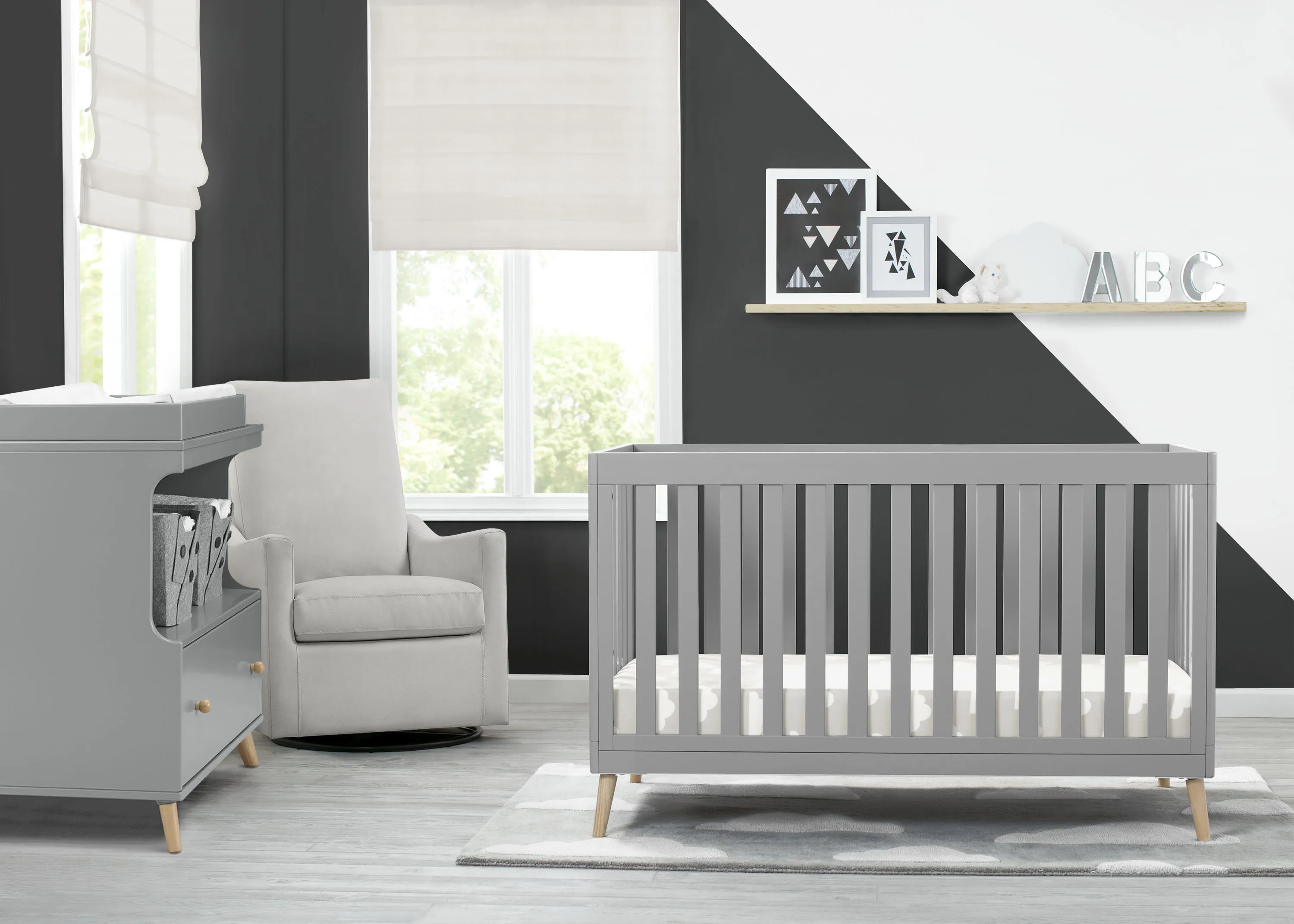 Essex 4-in-1 Convertible Crib