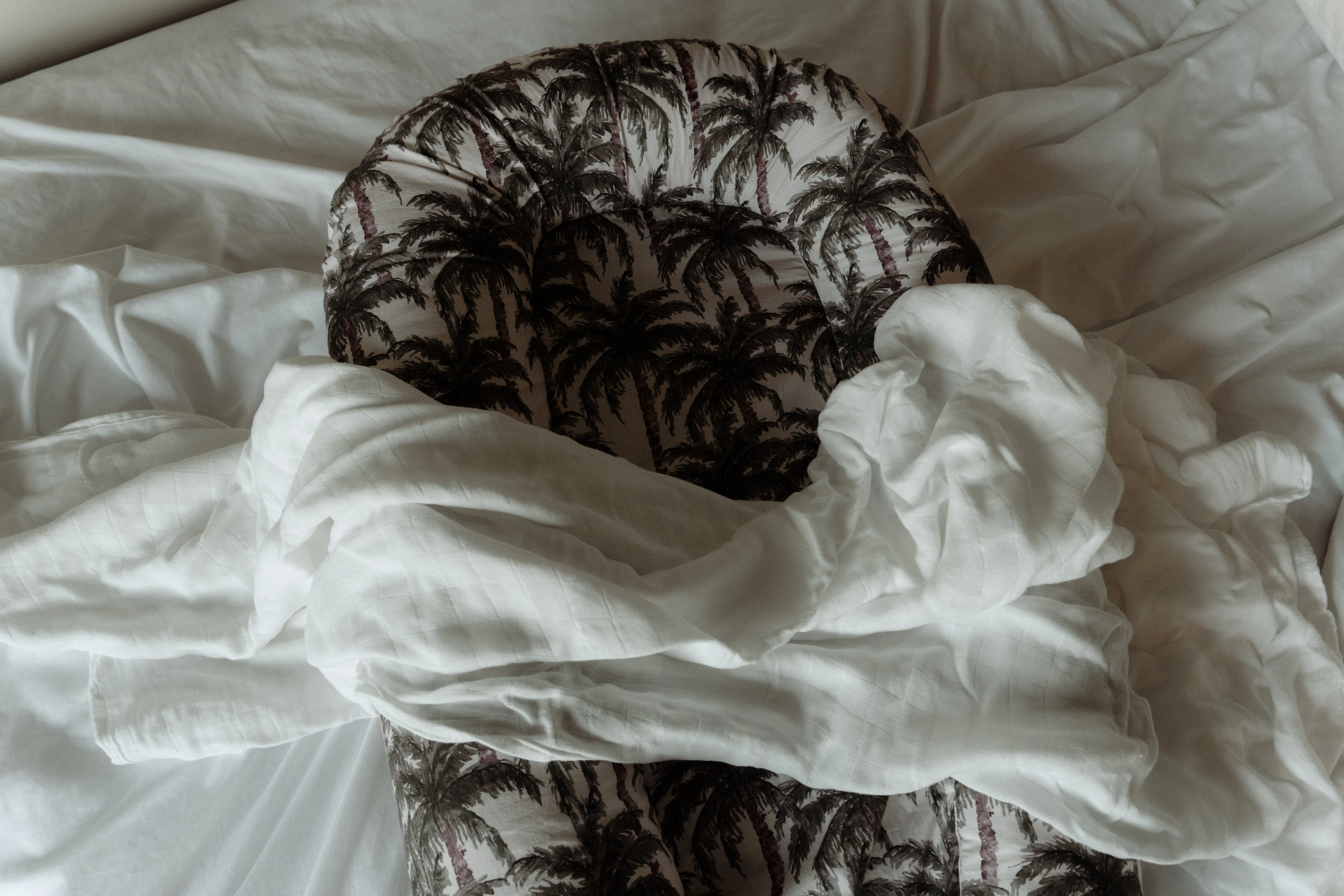 Lilly & Co x Friday Flamingo Palm Print Baby Nest - Limited Edition