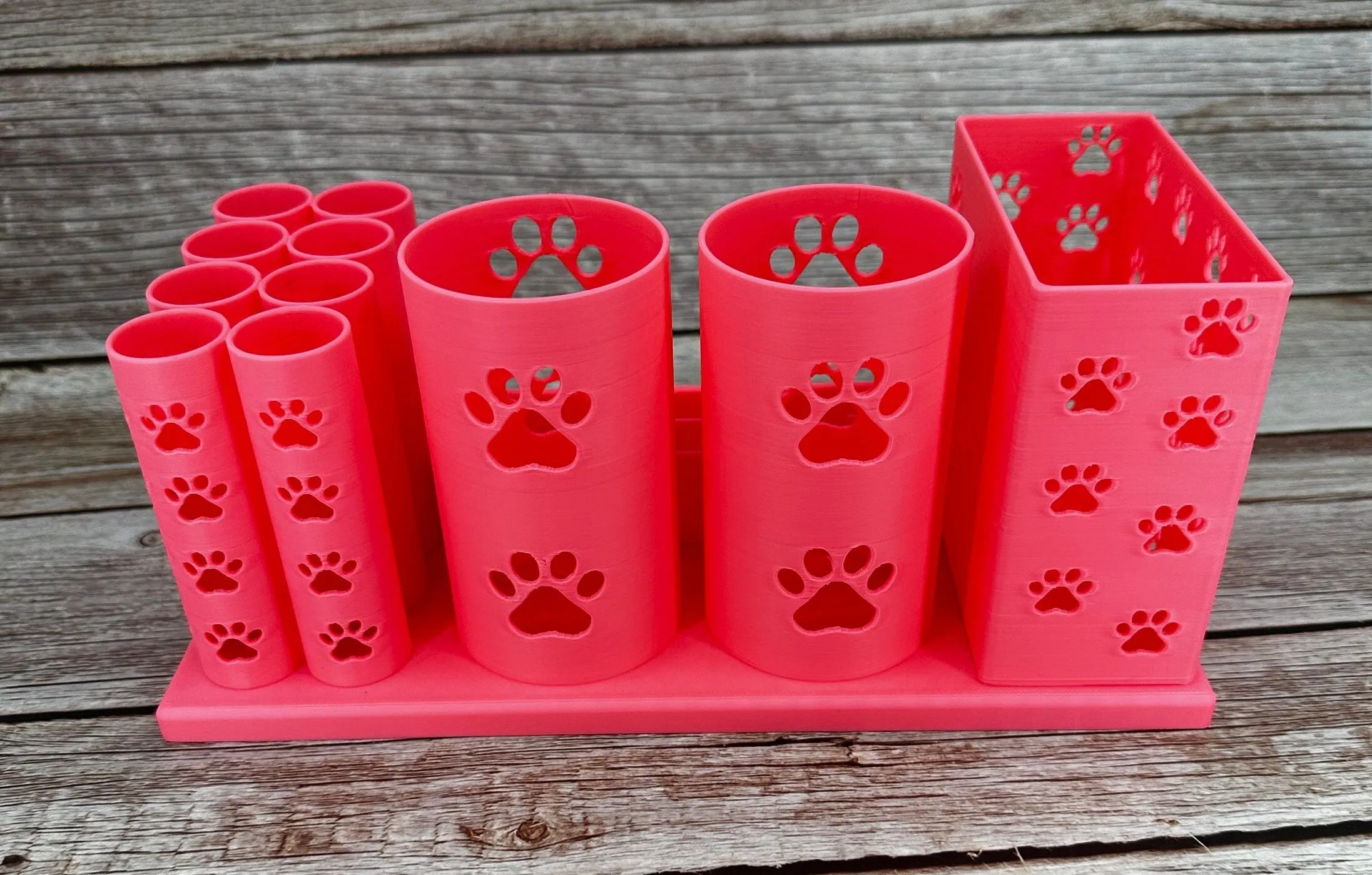 The Medium Mutt-- Dog Grooming Brush Holder, 8 Scissors, 2 Standard Blades, 2 Wide Blades 2 Clippers and Small Brush Holder