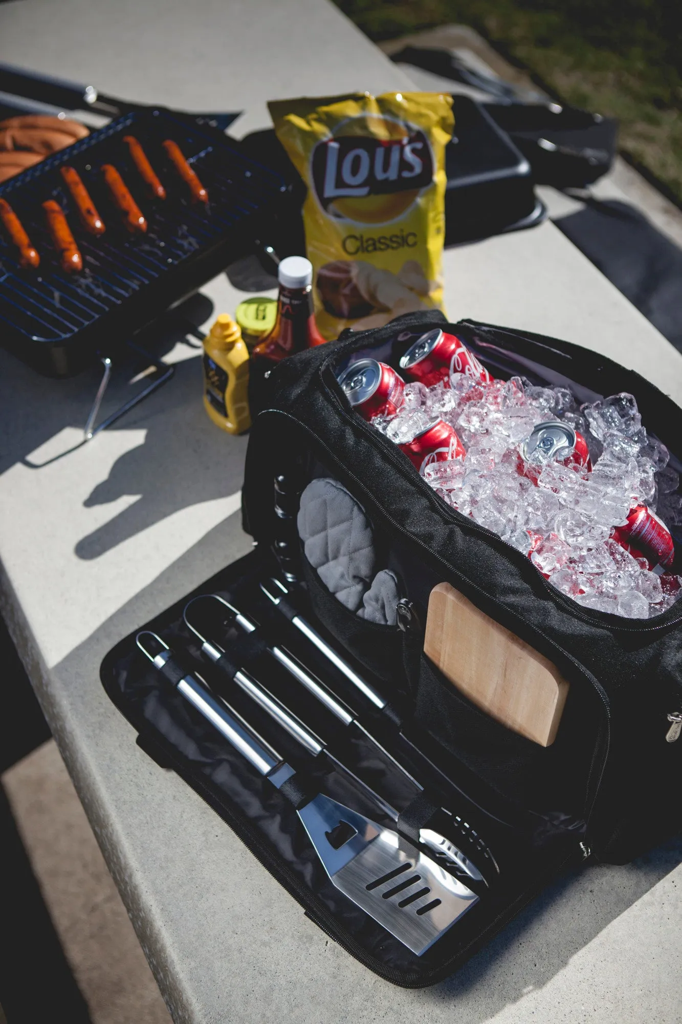 Wisconsin Badgers - BBQ Kit Grill Set & Cooler